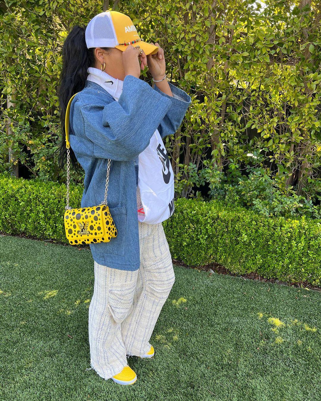 Naomi Osaka flaunts burgeoning baby bump