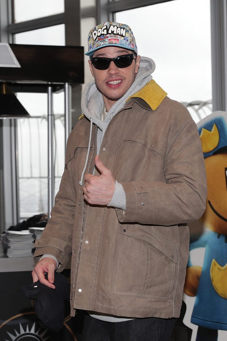 Pete Davidson giving thumbs up