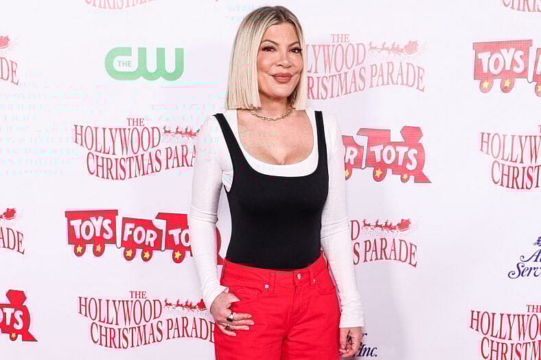 Tori Spelling at the 93rd Annual Hollywood Christmas Parade Featuring Grand Marshal Luke Wilson To Support Marine Toys For Tots
