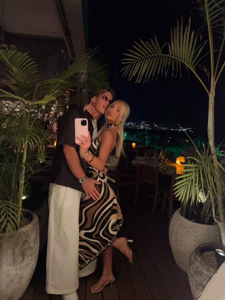 Jaxson Dart and girlfriend take selfie
